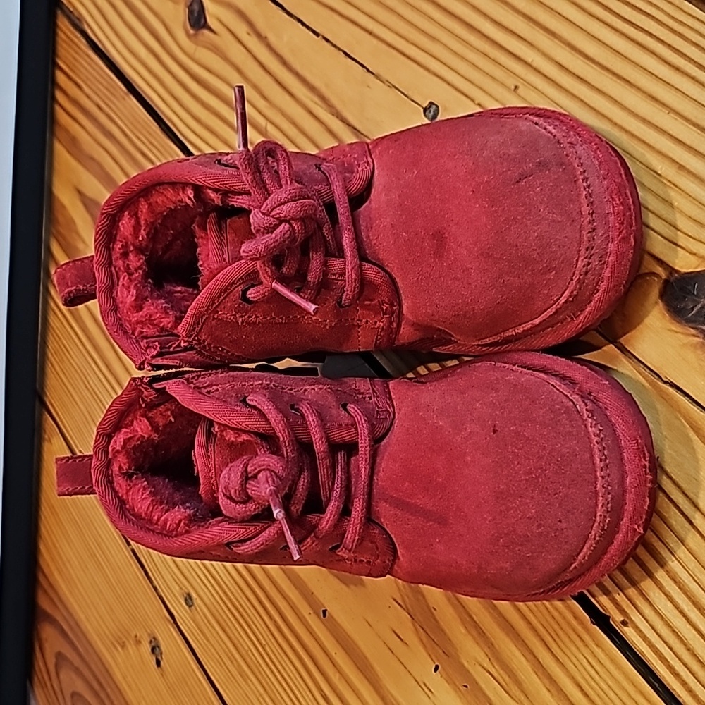 Ugg Neumel II Boot, Red, Toddler Size 10 - Picture 2 of 7